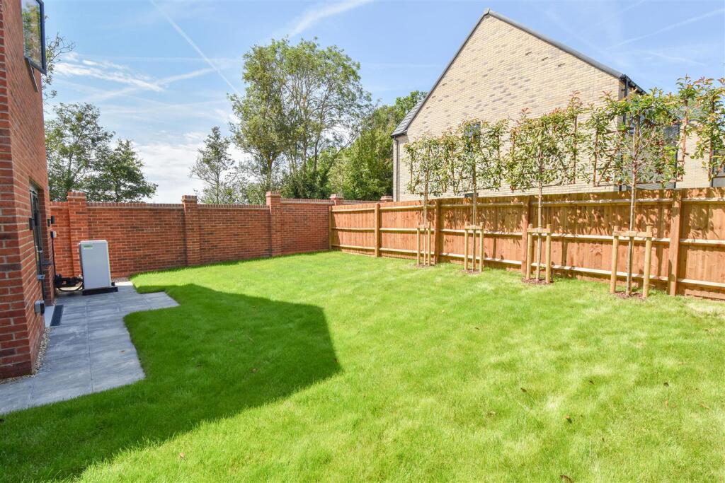 House in Brentwood, Kelvedon Hatch - View 4