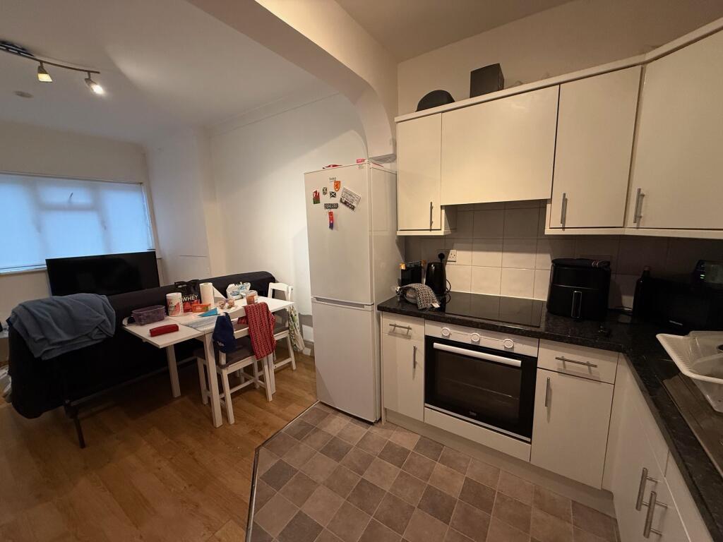 Apartment in Watford - View 3