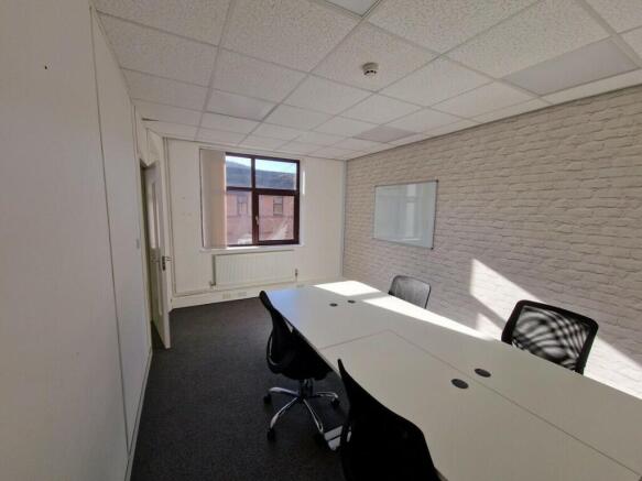 370 sq ft suite