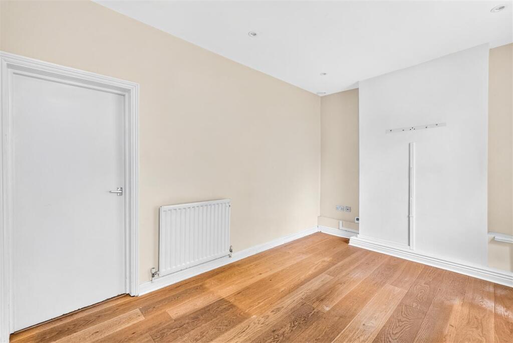 House in London - View 3