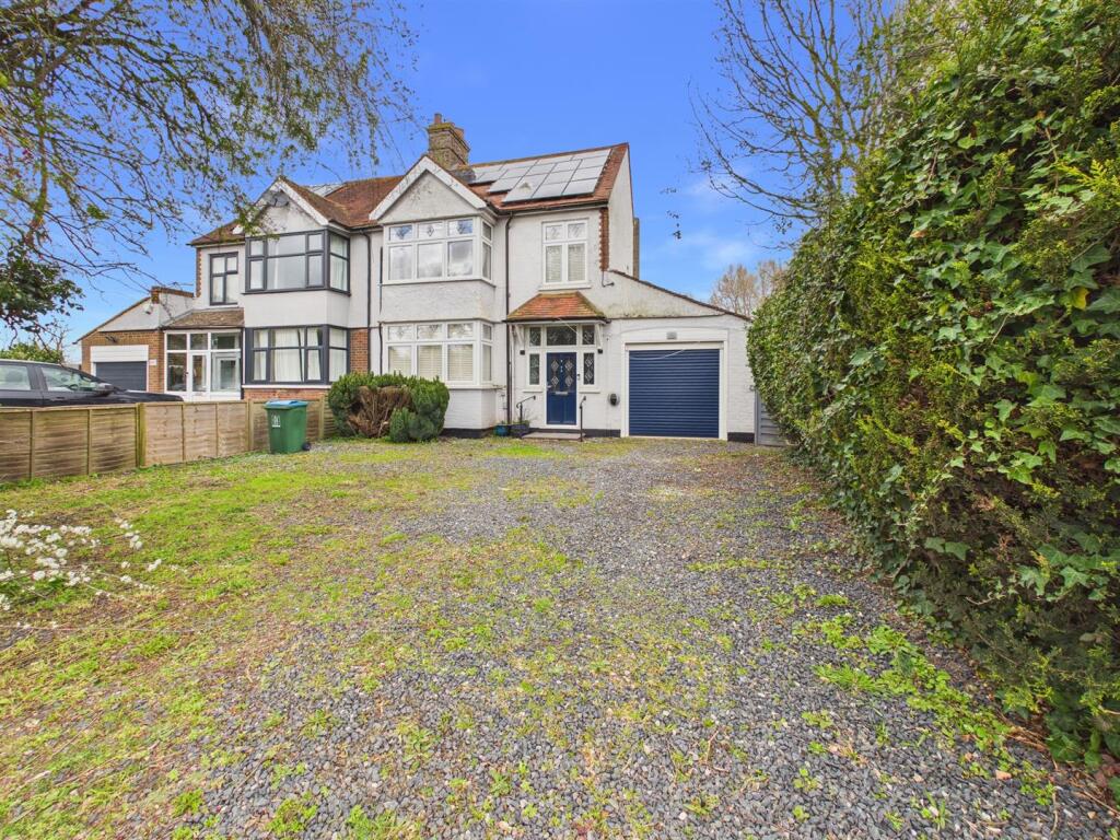 Main image of property: Aston Clinton Road, Weston Turville, Aylesbury