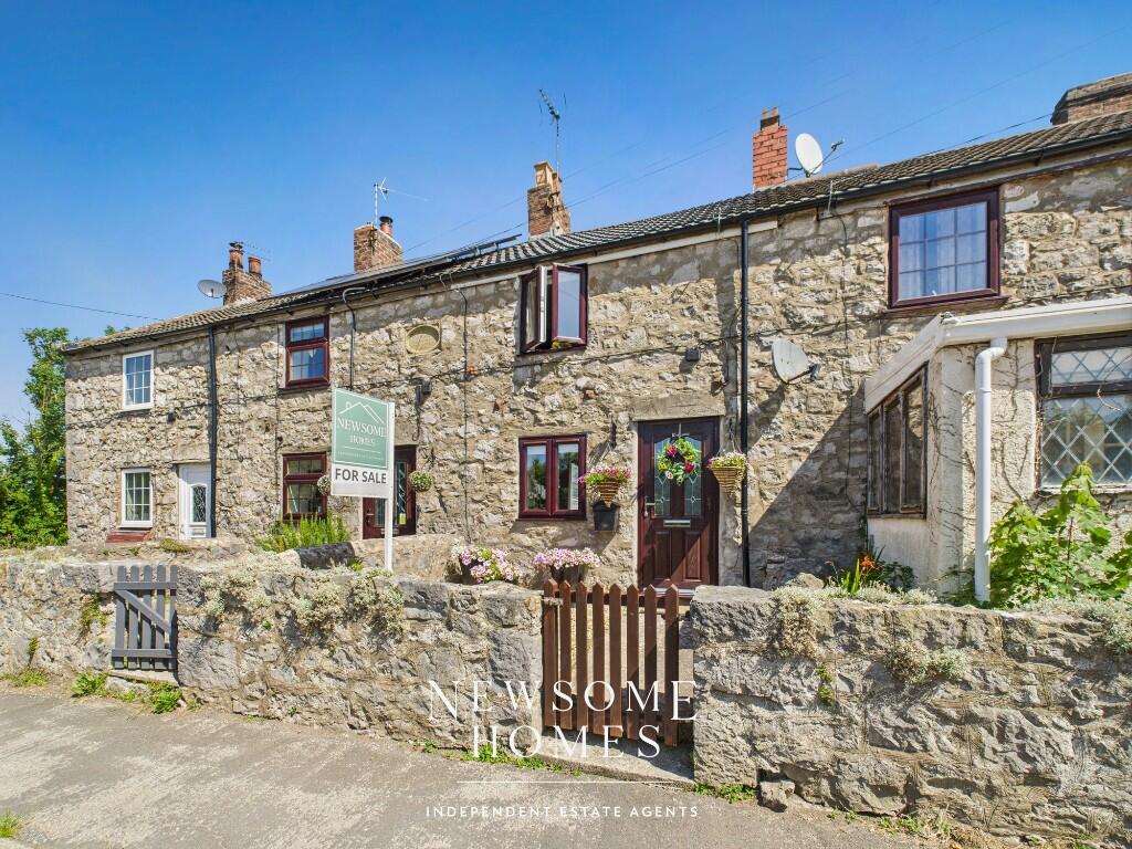 1-bed terraced on Dyserth Road, Lloc, £150,000