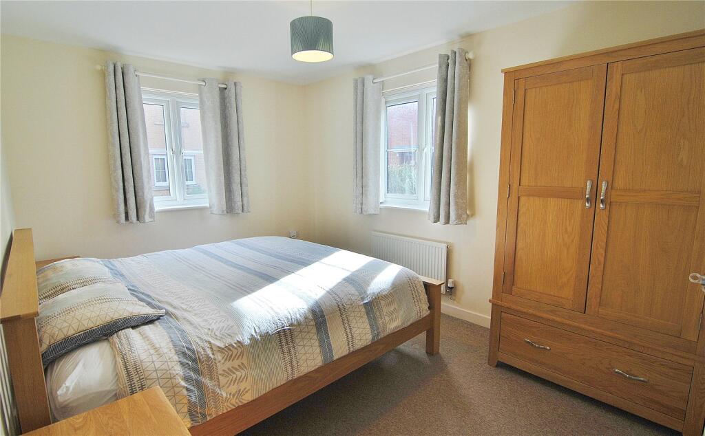 Apartment in Stroud - View 5