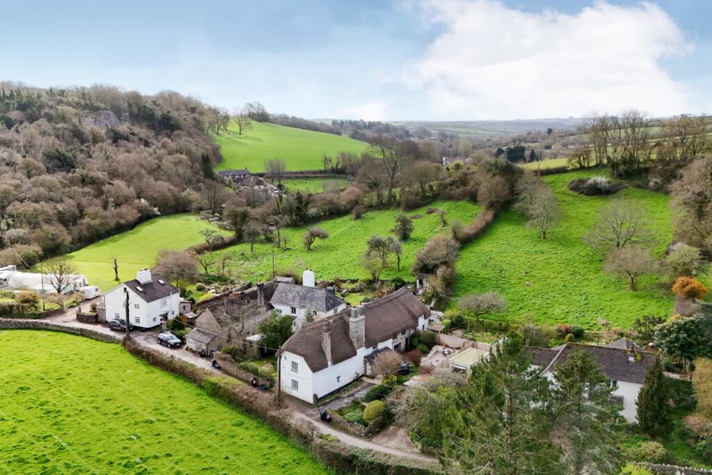 Main image of property: Torbryan, Newton Abbot, TQ12 5UR