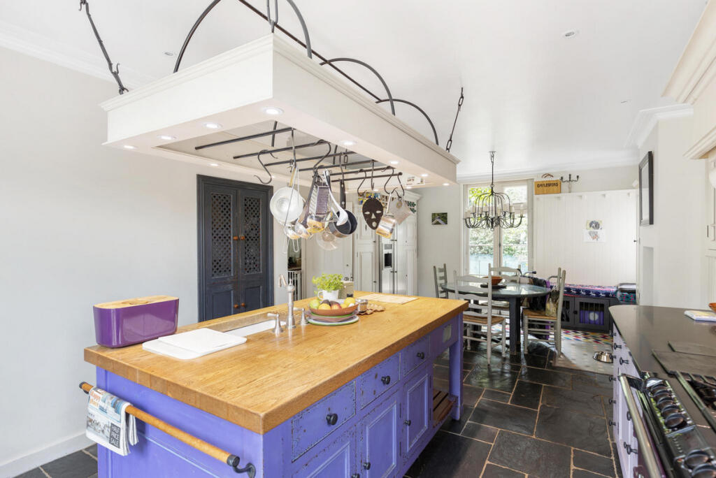 House in London - View 5