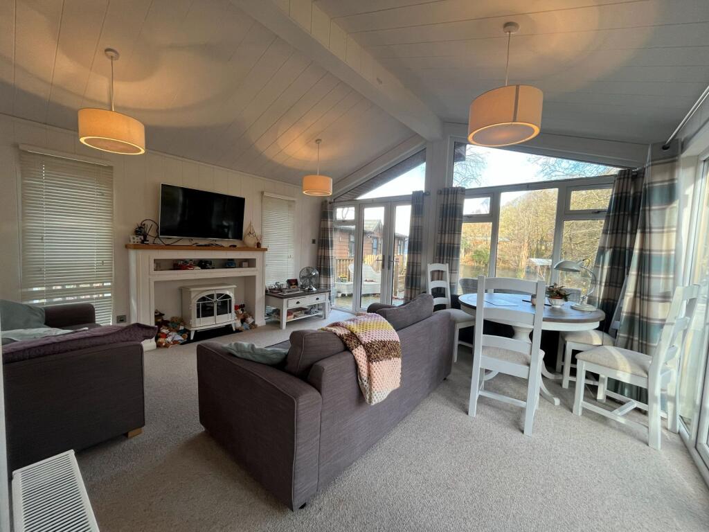 Pathfinder Tuscany Lodge (Pre-owned), Hill of Oaks Caravan and Lodge Park, Lake Road, Windermere, Cumbria, LA23 3PJ photo 3