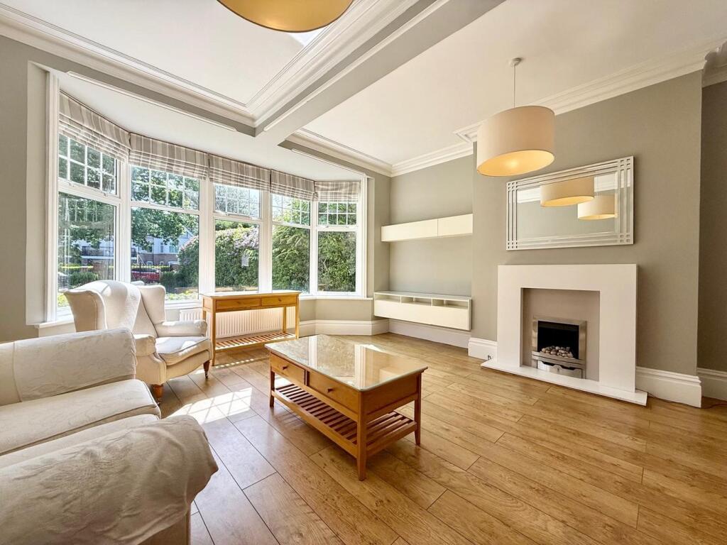 Apartment in Poole, Penn Hill - More