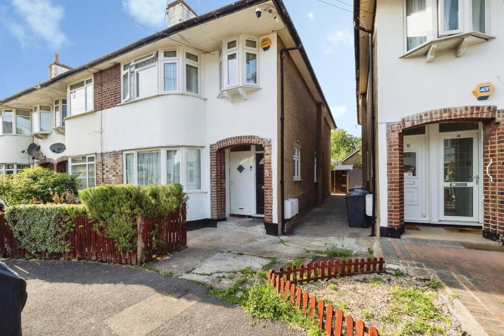 Main image of property: Kingsley Gardens, London, E4