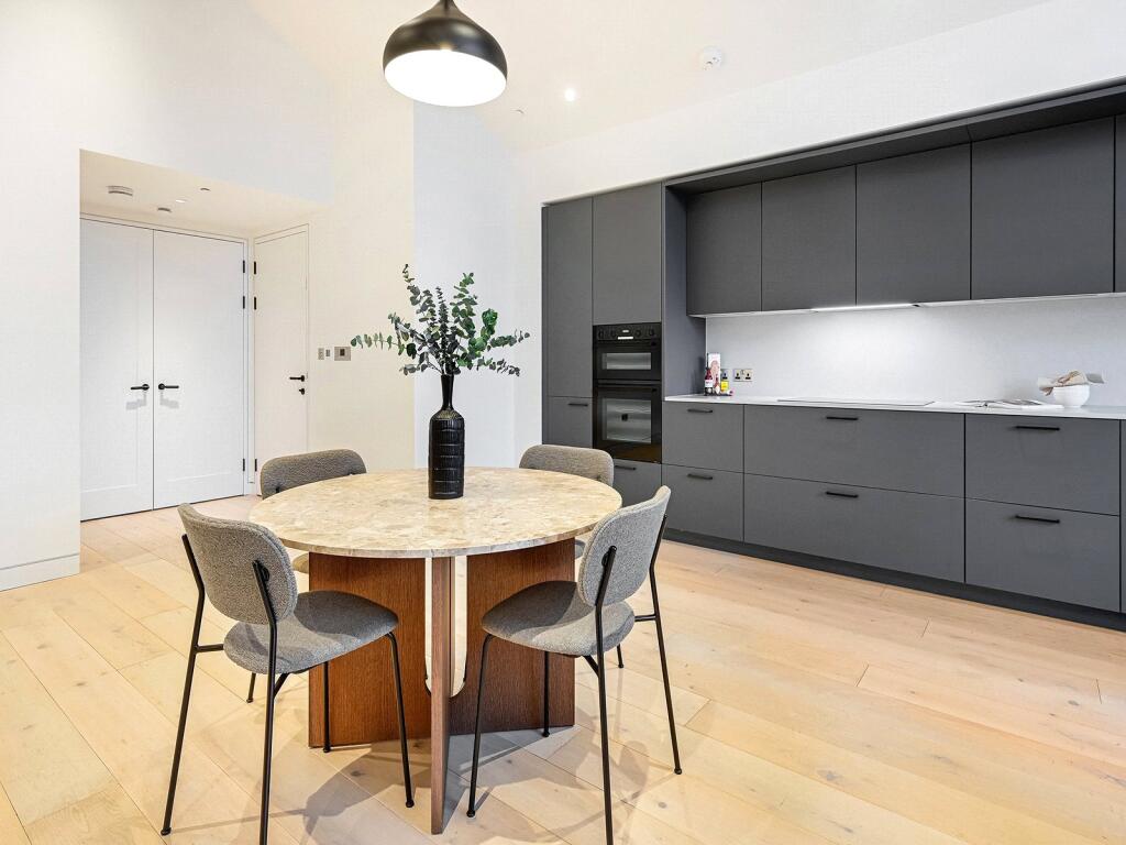 Apartment in London - View 3