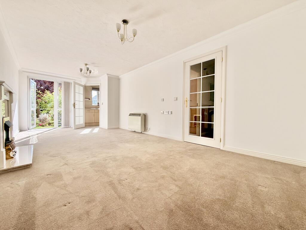 Apartment in Portishead, North Somerset - View 4