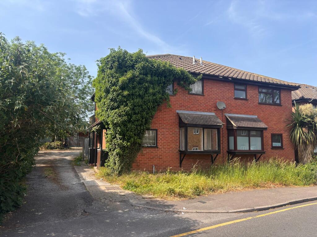Main image of property: Oak Road, Romford, RM3