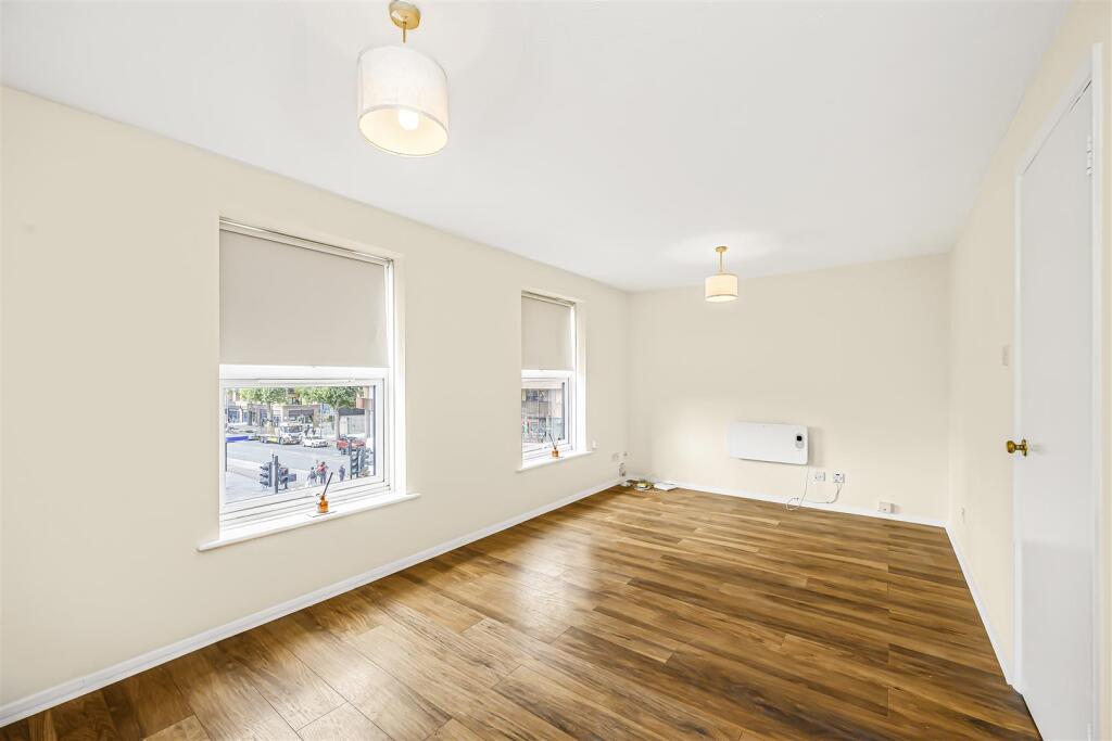 Apartment in London - View 5