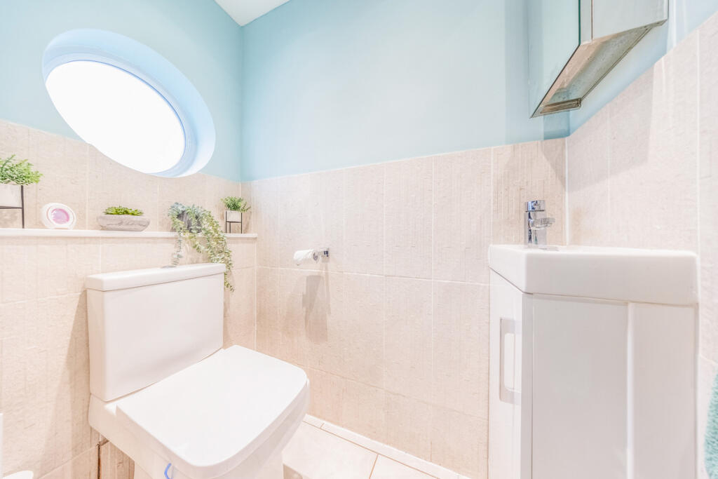 House in Reading, Wokingham - More