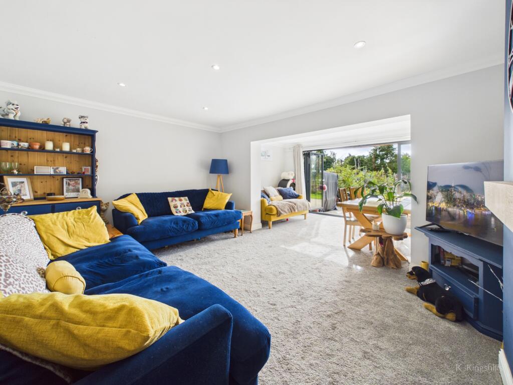 House in Hughenden Valley, Hughenden - View 4