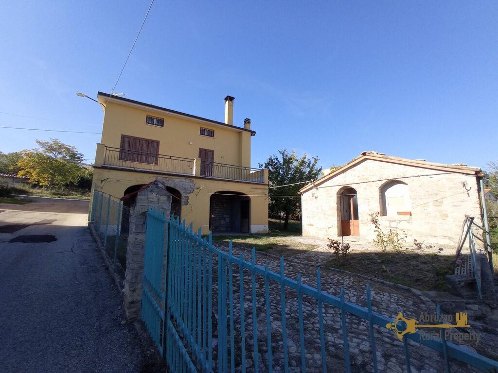 Main image of property: Roccaspinalveti, Chieti, Abruzzo