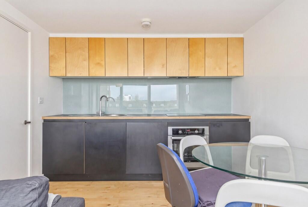 Saxton, The Avenue - View 4