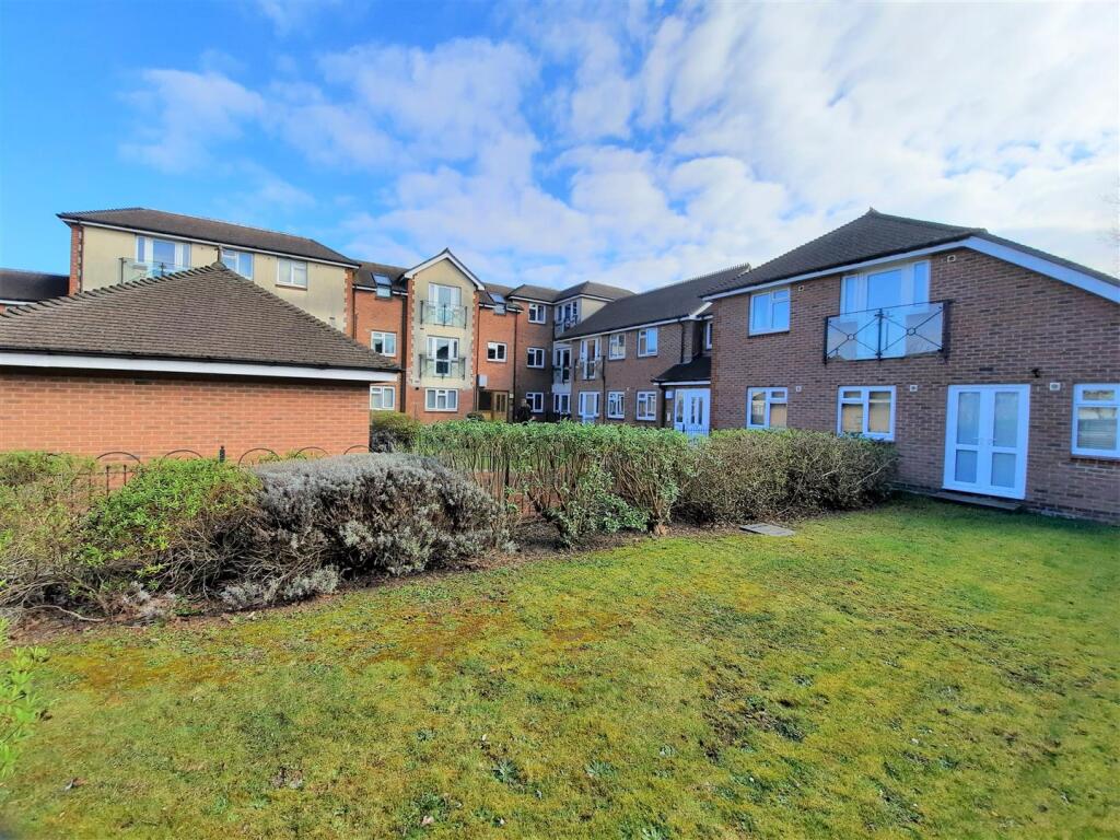 Main image of property: Botley Road, Park Gate, Southampton