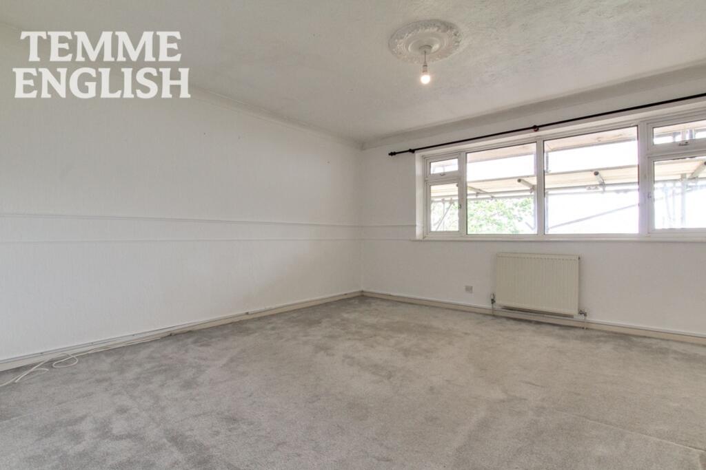 Apartment in Southend-on-Sea - View 4