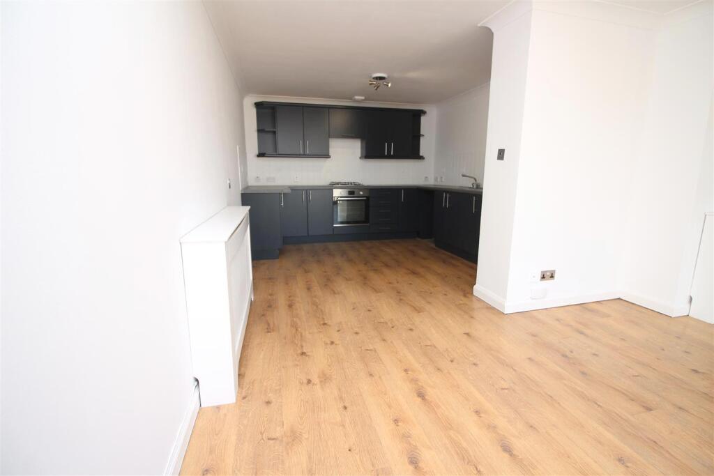 Clydeview Apartments, High Carnegie Road, Port Glasgow photo 4
