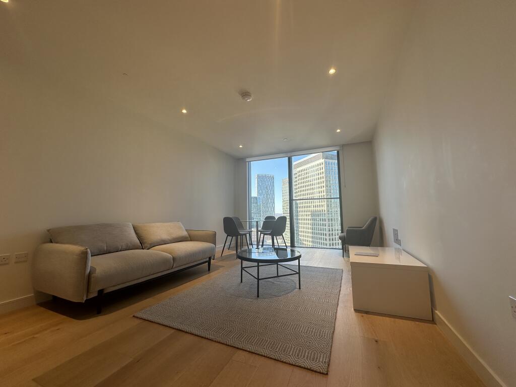 Main image of property: Hampton Tower, SQP, Marsh Wall