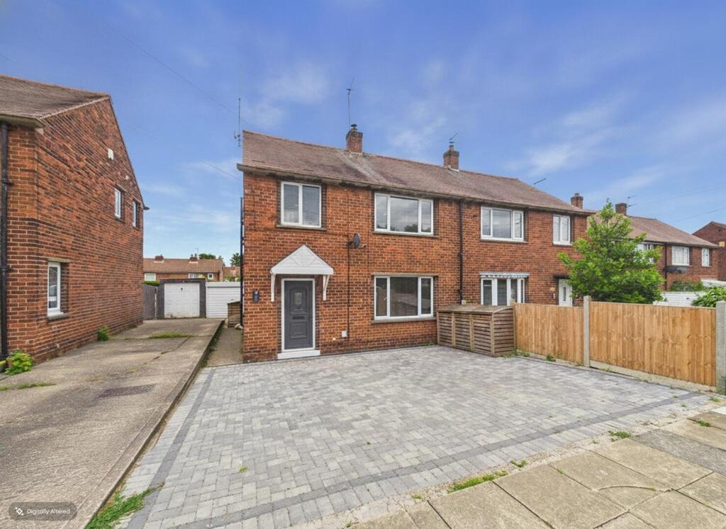 Main image of property: Long Crest, Pontefract