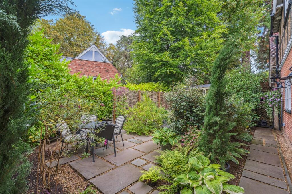 The Clock House, Watling Street, Little Brickhill - View 4