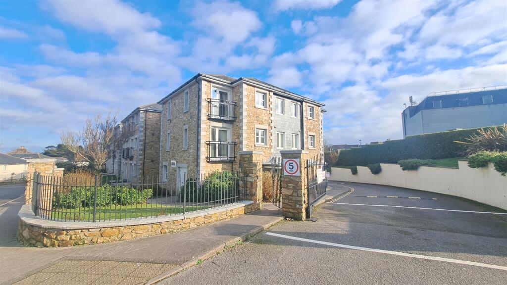 1-bed flat on Trevithick Road, Camborne, £70,000
