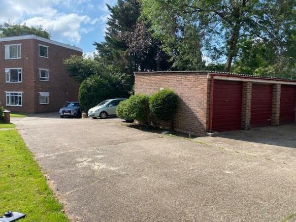 Garage 24 Hawkfield Court Photo 4.jpg