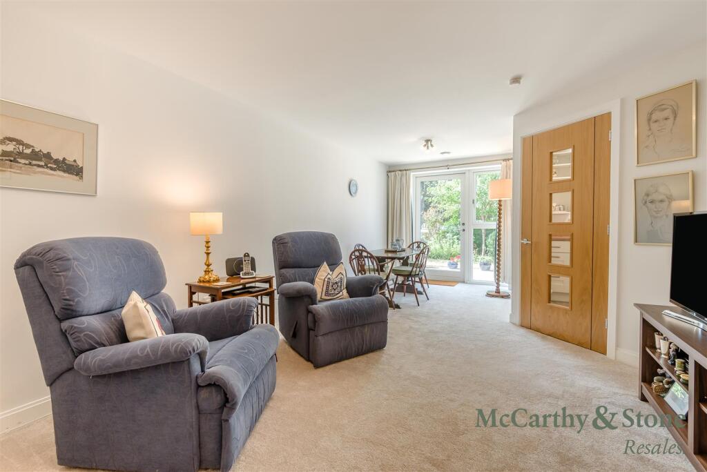 Apartment in Cotswold, Chesterton, Cirencester - More