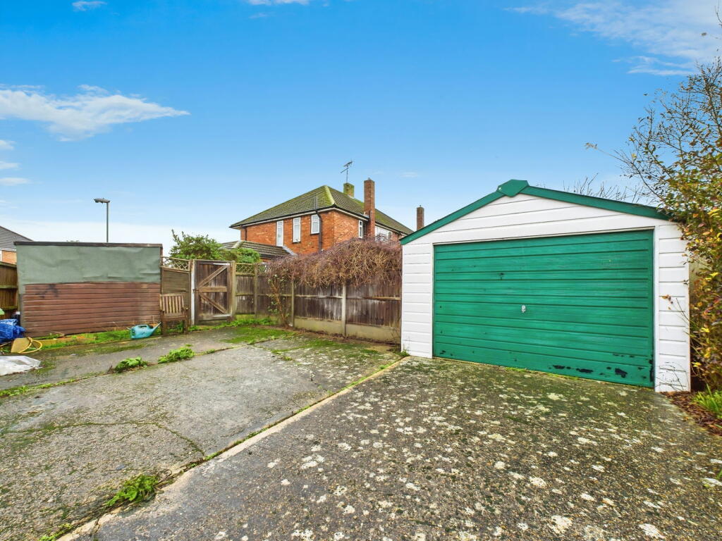 Churchill Avenue, Horsham - View 5
