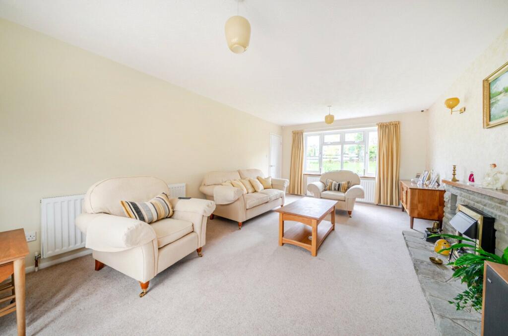 Rock Park Close, Llandrindod Wells, Powys photo 2