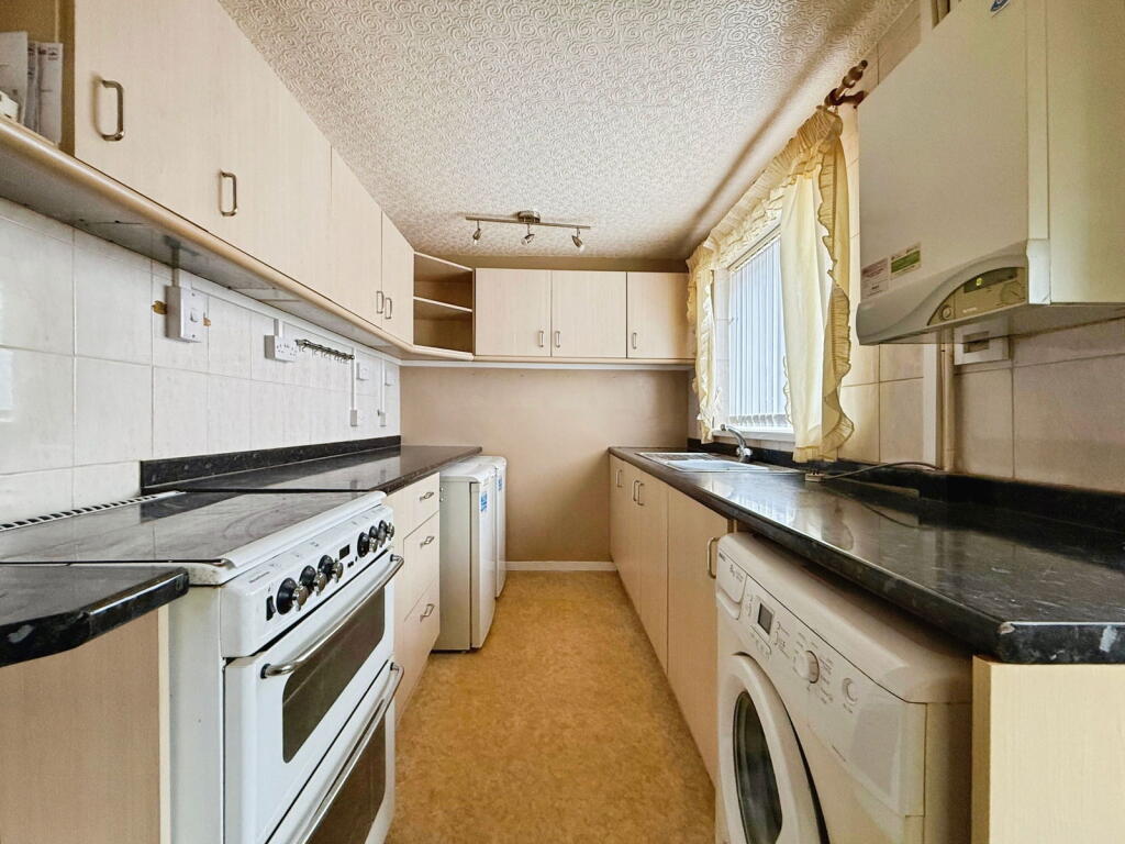 Eastfield Road, Armthorpe, Doncaster, DN3 3LD photo 3