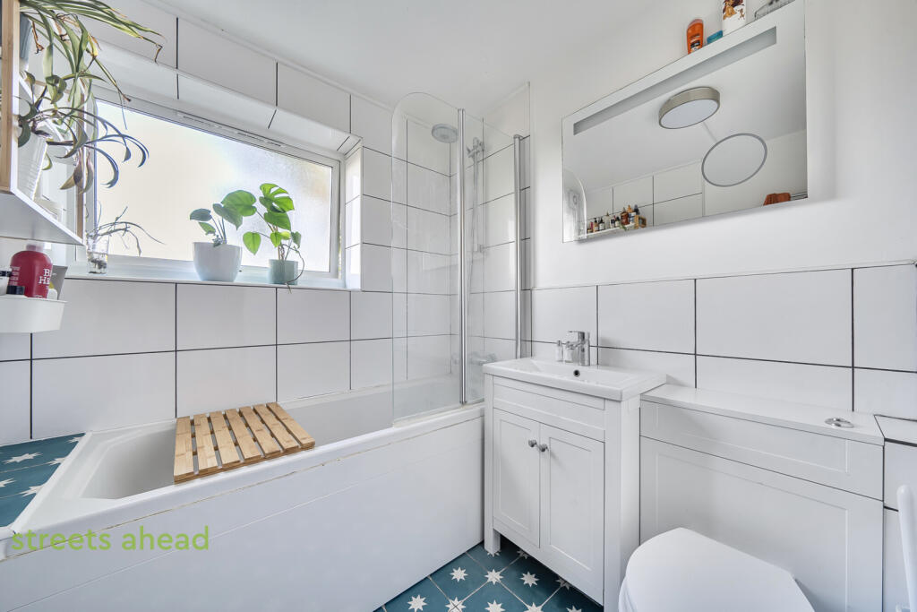 Apartment in London - More
