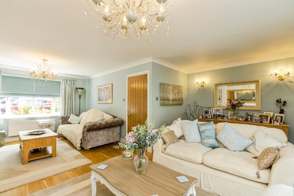 House in Horsham, Rusper - More