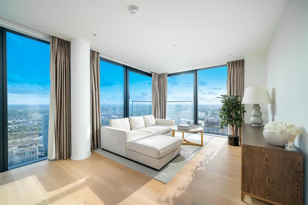 Main image of property: Hampton Tower, South Quay Plaza, London E14