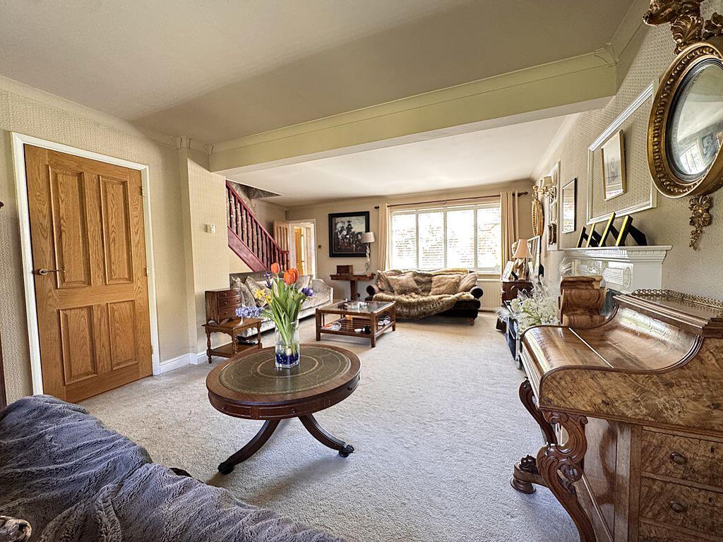 Strathavon Close, Cranleigh - View 3