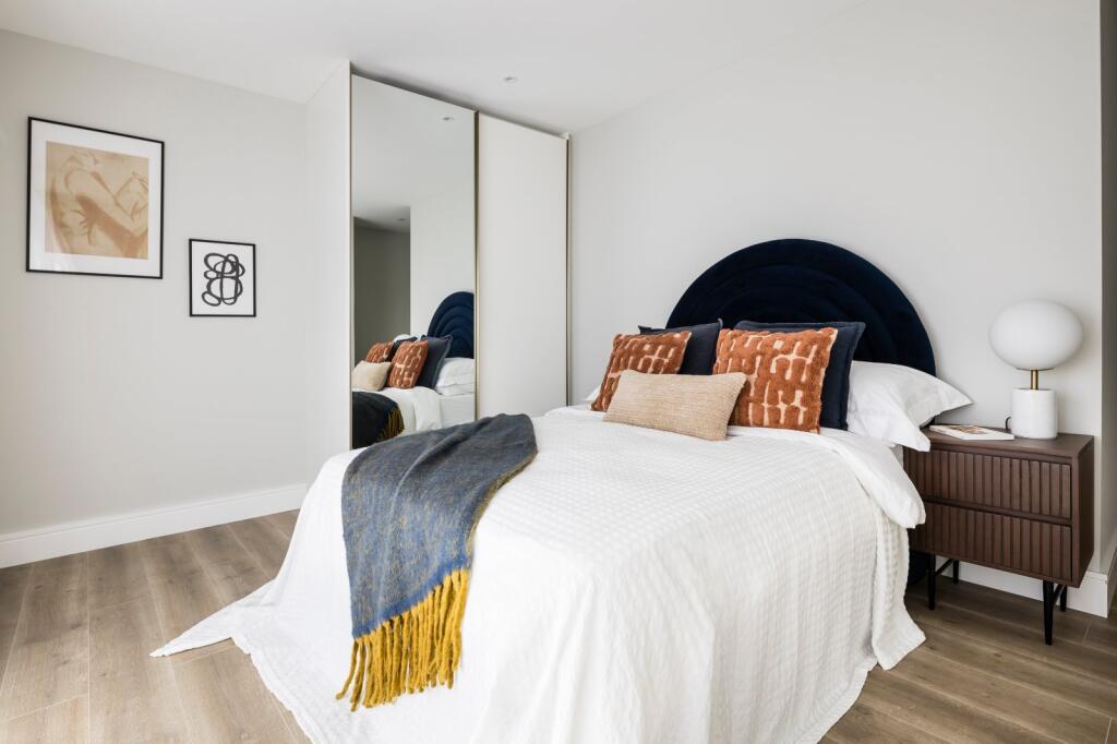Apartment in London - More