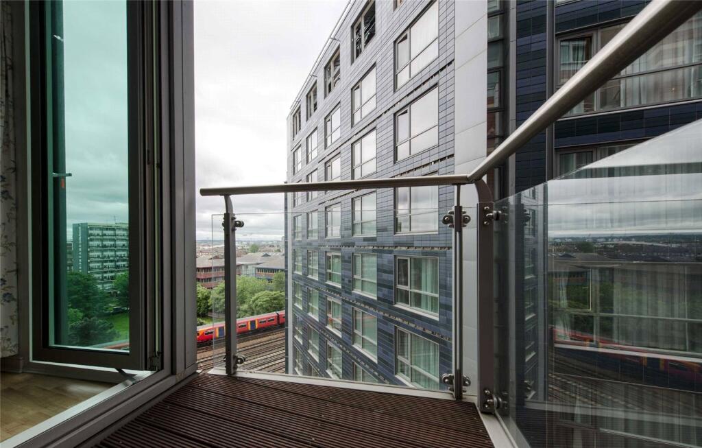 Apartment in London, Vauxhall - View 5