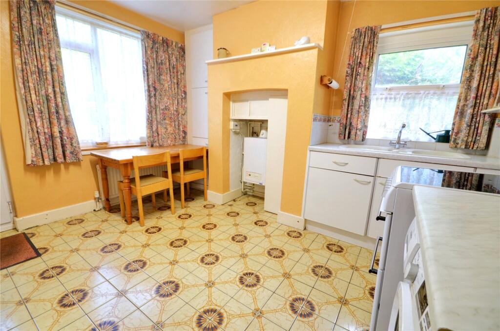 House in Tandridge, New Chapel, Horne - View 4