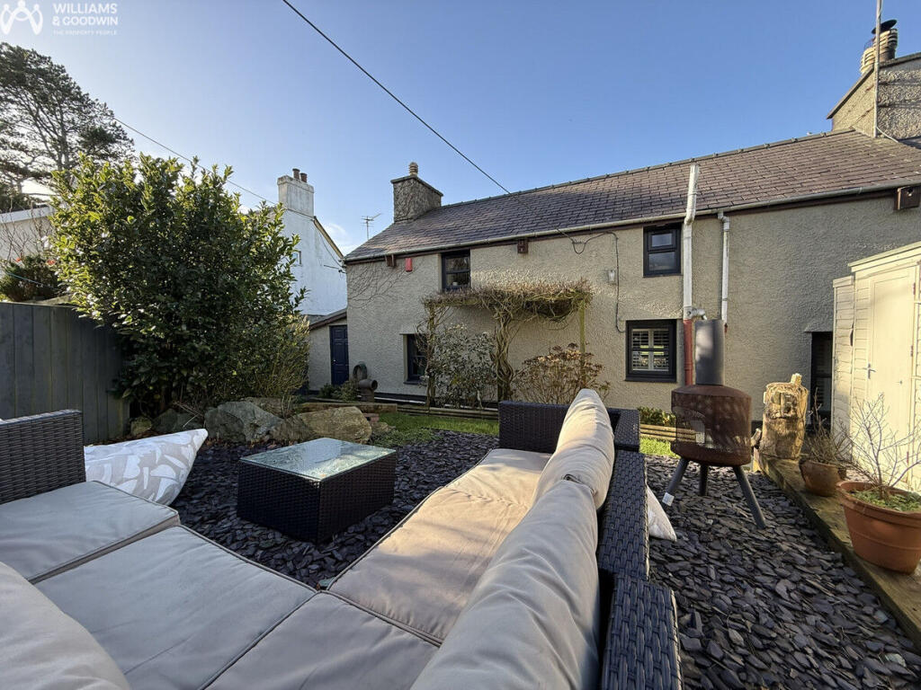 Rhoscefnhir, Pentraeth, Anglesey, LL75 photo 4
