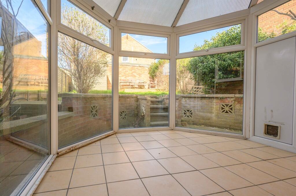 House in Kettering, North Northamptonshire - View 5