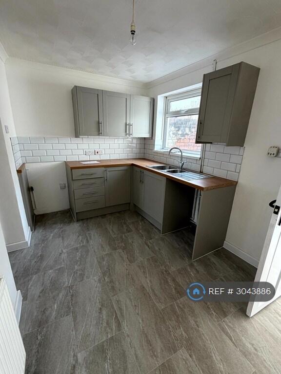 Main image of property: High St, Mountain Ash, CF45