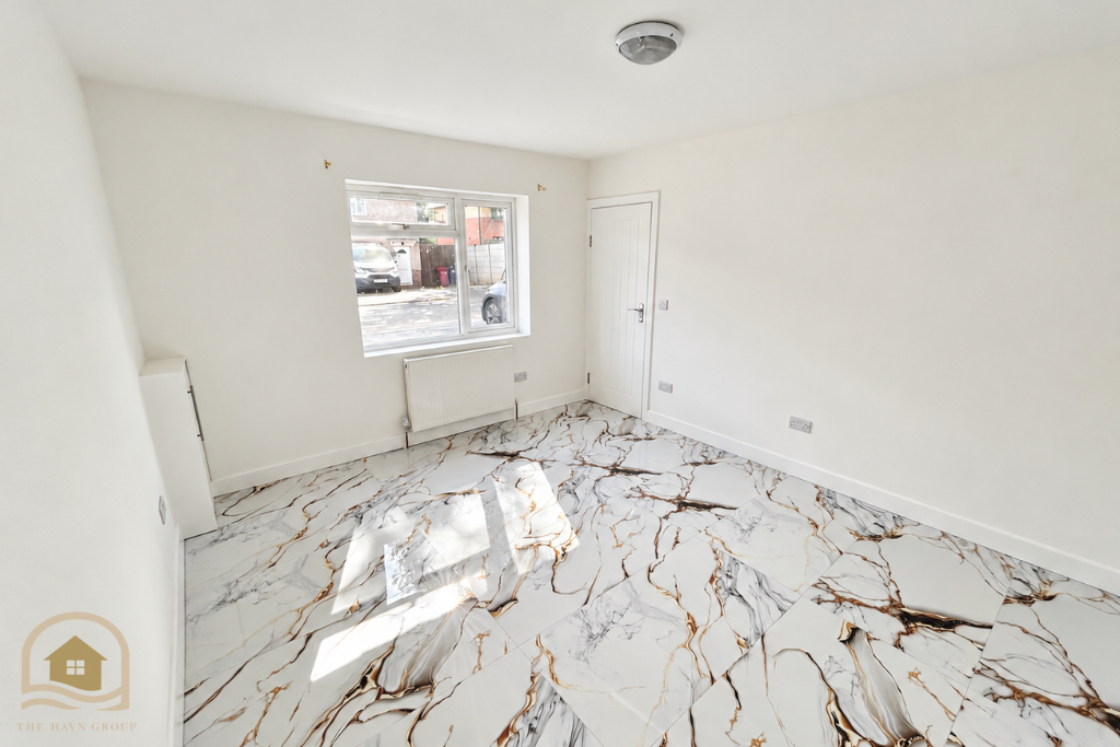House in Slough, Chalvey - More