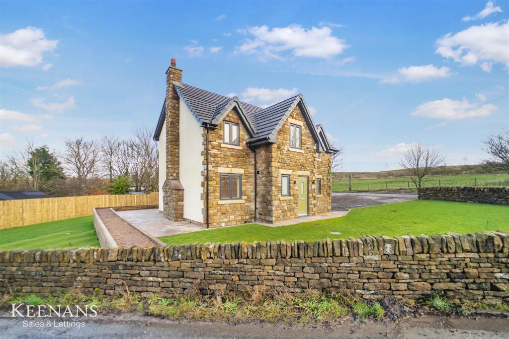 4-bed detached on Tong Lane, Bacup, £400,000