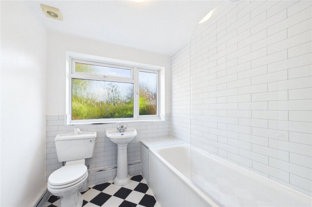 House in Reading, Dee Park - View 4
