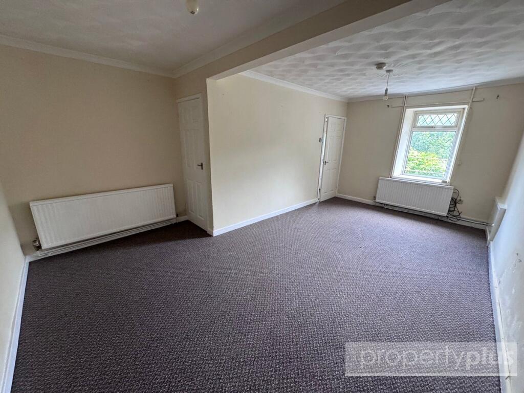 House in Rhondda Cynon Taff, Cymmer - More