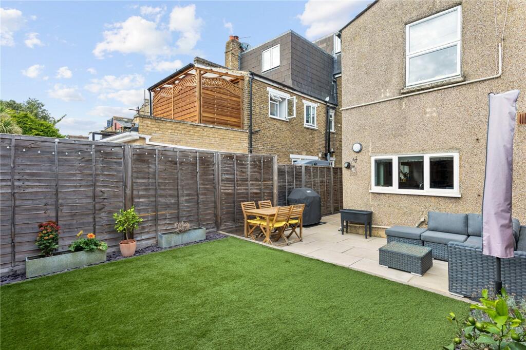 Apartment in London - View 2