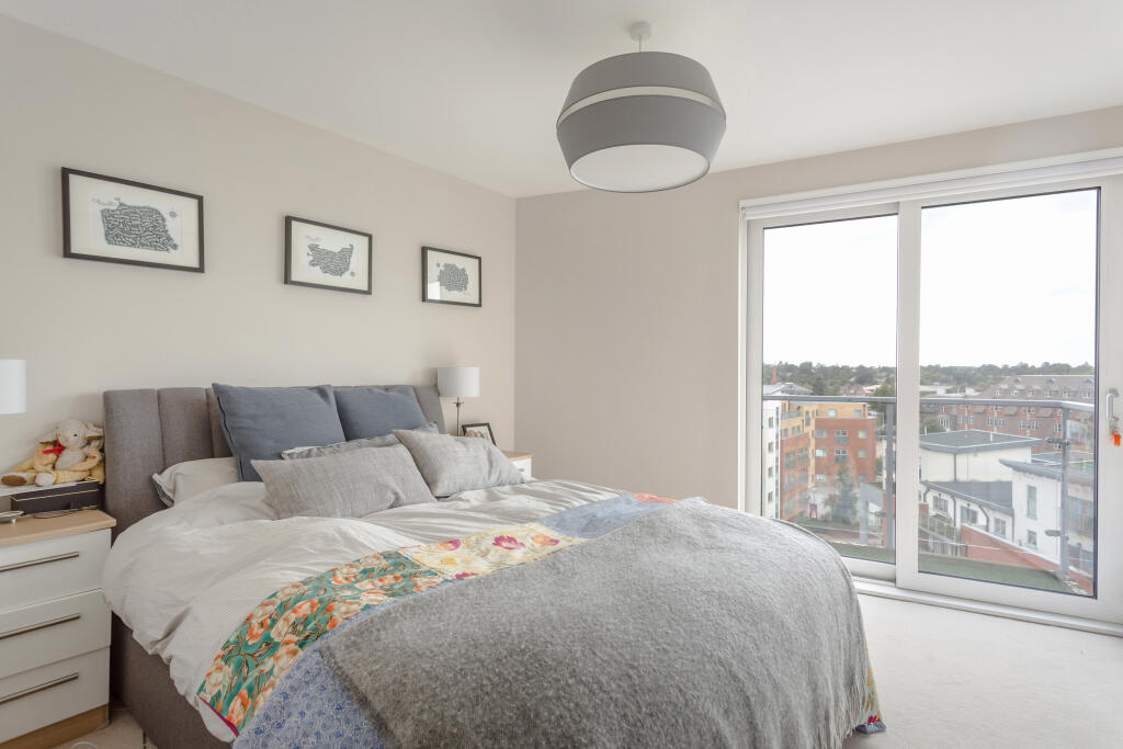 Apartment in St Albans - More