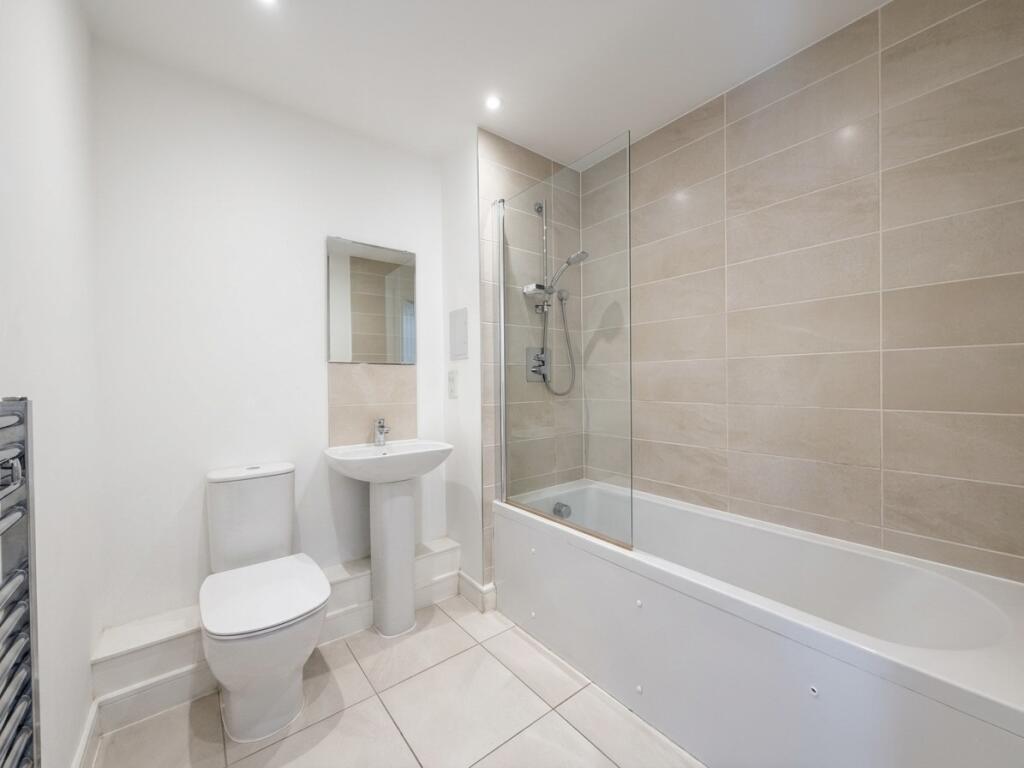 House in Redhill - View 4