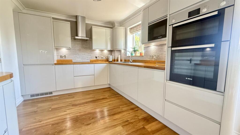 House in Nottingham - View 4